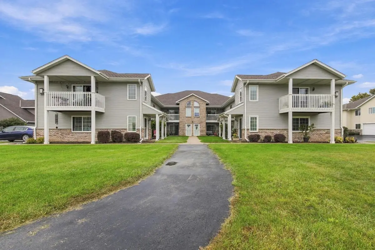 W197N17002 Stonewall DRIVE, Jackson, WI 53037 - #1