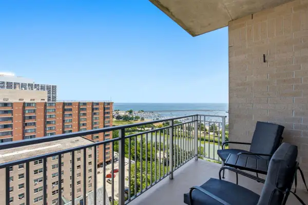 1522 N Prospect AVENUE #1304, Milwaukee, WI 53202