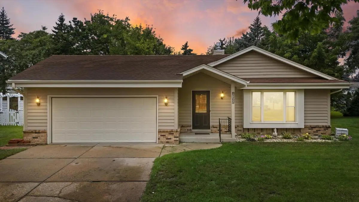 8169 S Wilding DRIVE, Oak Creek, WI 53154 - #1