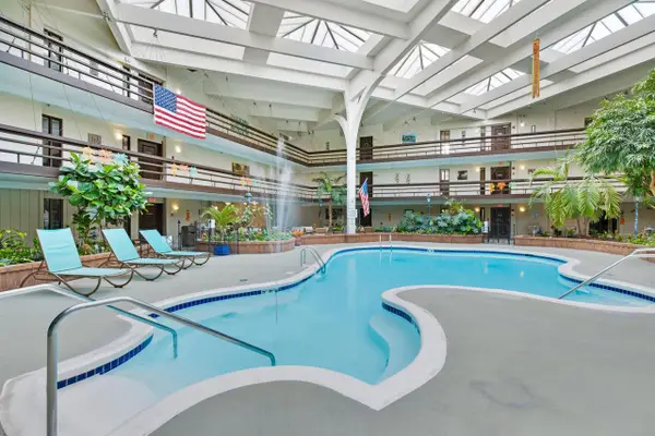 5200 S Tuckaway BOULEVARD #224, Greenfield, WI 53221