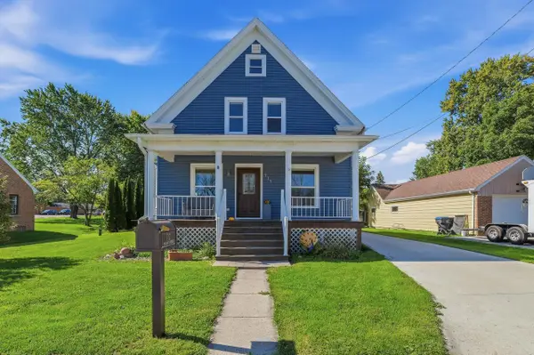 717 MADISON AVENUE, Howards Grove, WI 53019