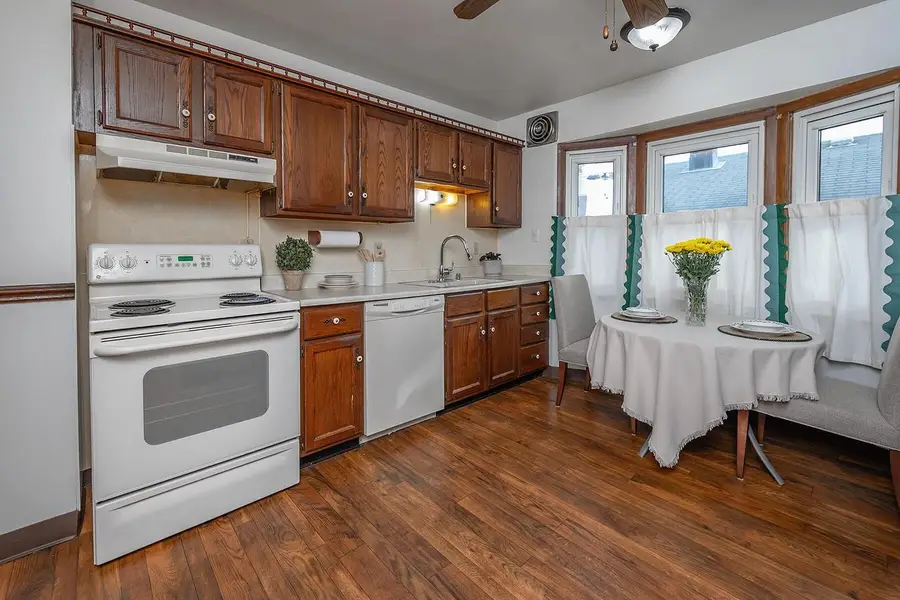 7519 W Clarke STREET, Wauwatosa, WI 53213 - #3