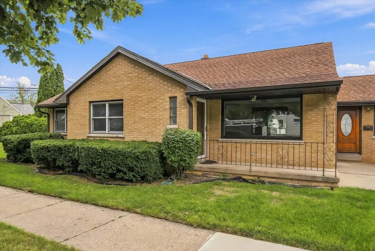 4432 W Howard AVENUE, Milwaukee, WI 53220 - #1