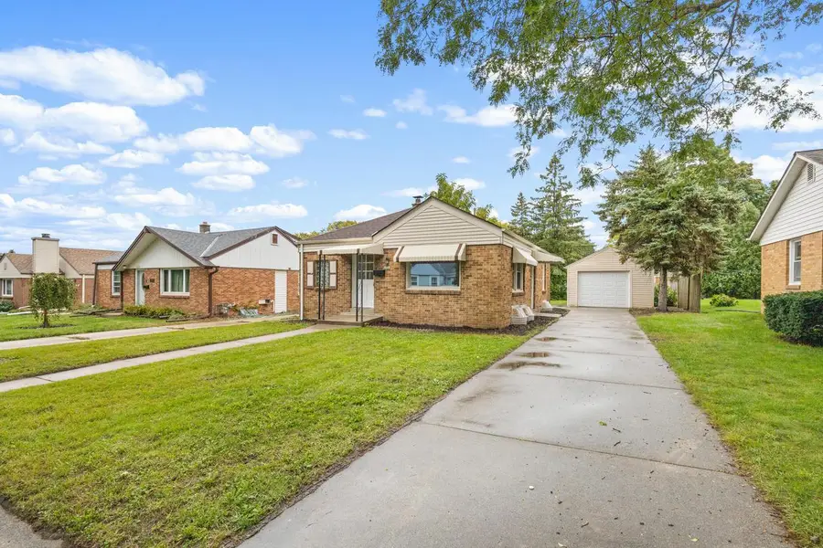 2736 S 52nd PLACE, Milwaukee, WI 53219 - #2