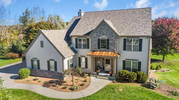 2811 Makou TRAIL, Waukesha, WI 53189
