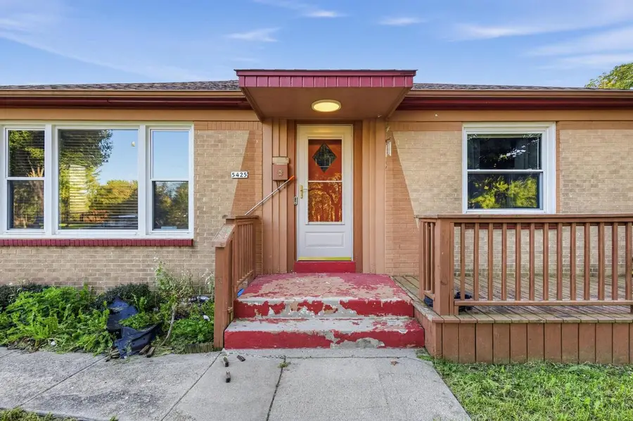 5425 W Lincoln Creek DRIVE, Milwaukee, WI 53218 - #2