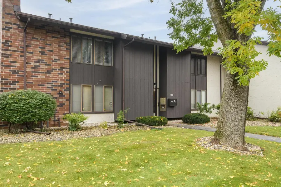 2130 W Good Hope ROAD #12, Glendale, WI 53209 - #3