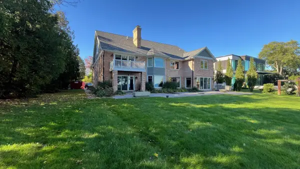 6942 N Barnett LANE, Fox Point, WI 53217