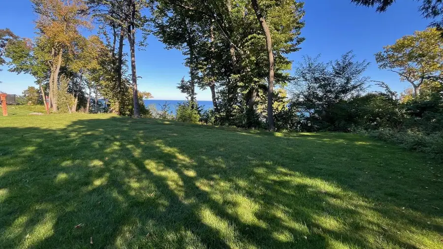 6942 N Barnett LANE, Fox Point, WI 53217 - #3