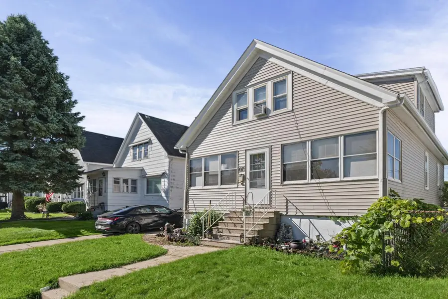 3815 S Pennsylvania AVENUE, Saint Francis, WI 53235 - #2