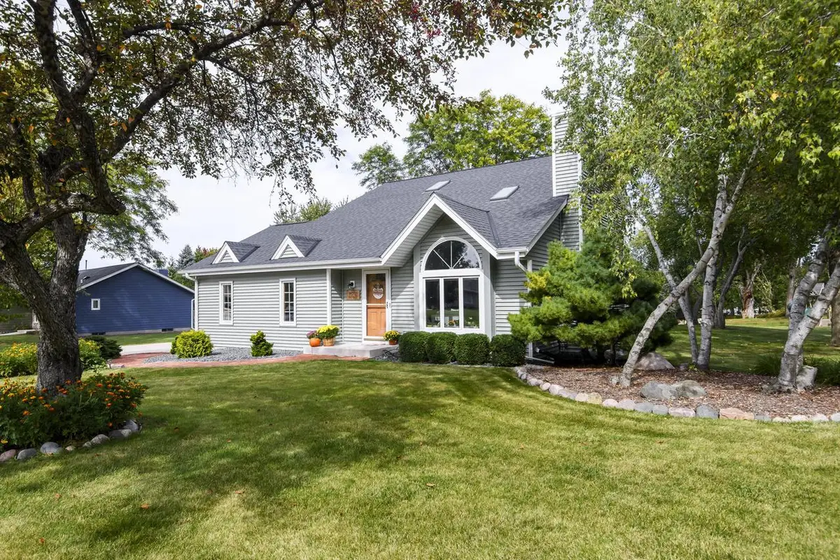 W235N7102 Prairie LANE, Sussex, WI 53089 - #1