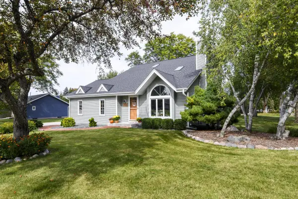 W235N7102 Prairie LANE, Sussex, WI 53089