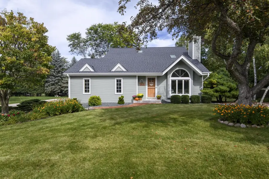 W235N7102 Prairie LANE, Sussex, WI 53089 - #2