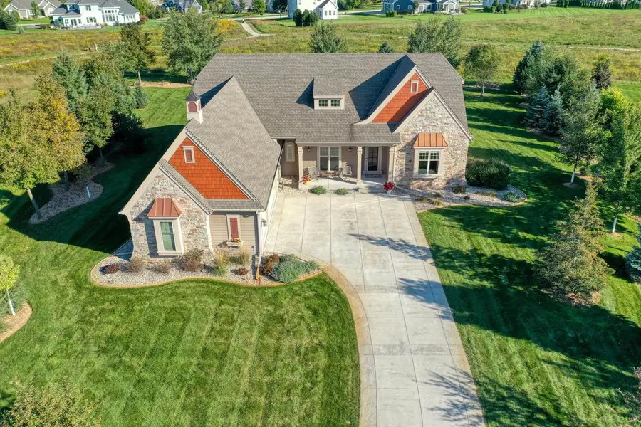 W298N3396 S Imperial DRIVE, Pewaukee, WI 53072 - #2