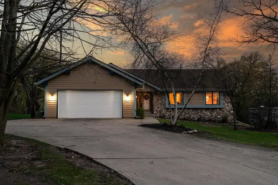 9541 W Ruby AVENUE, Wauwatosa, WI 53225 - #3