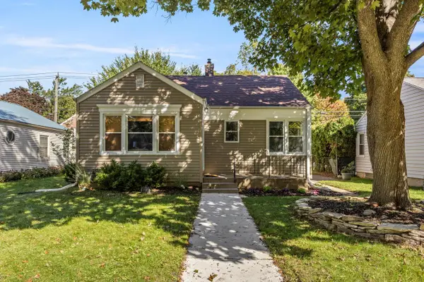 112 E Henry Clay STREET, Whitefish Bay, WI 53217