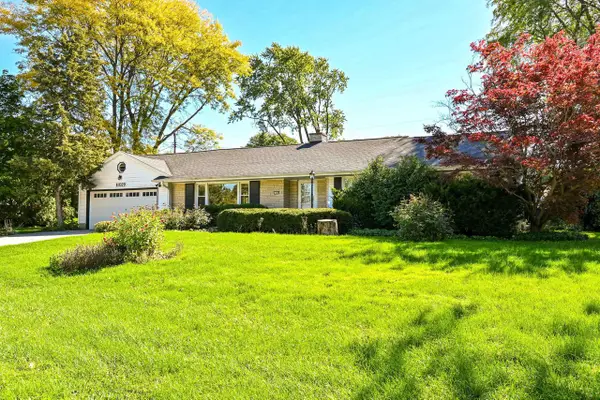 11029 W Courtland AVENUE, Wauwatosa, WI 53225