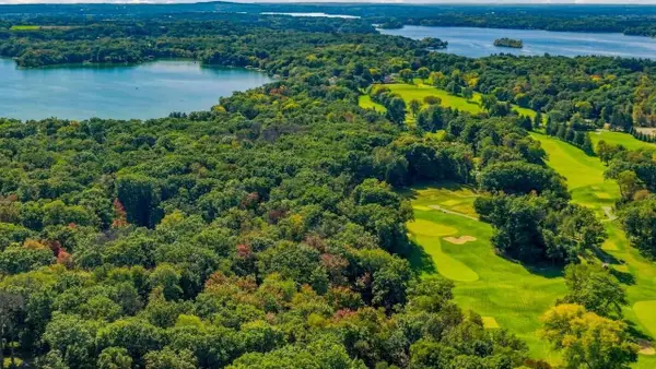 N67W31186 CHENEQUA CIRCLE, Hartland, WI 53029