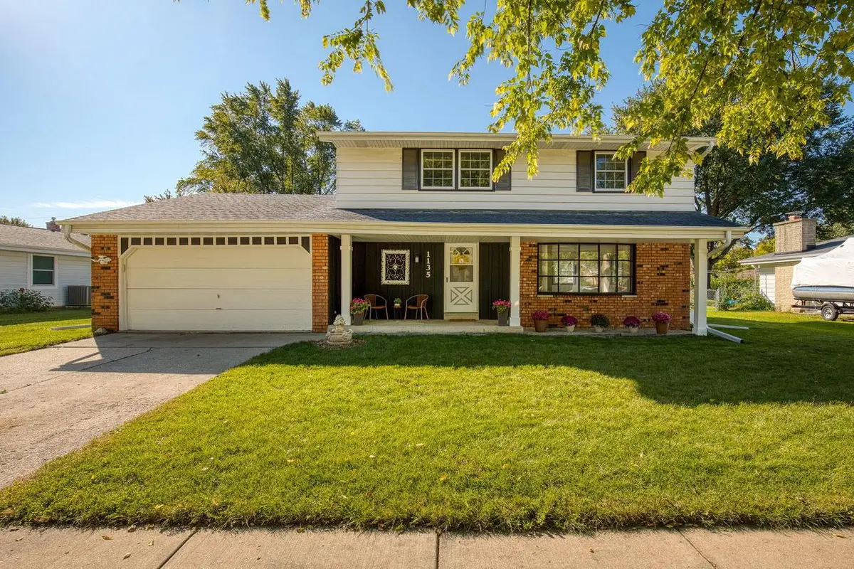 1135 Wisteria LANE, Waukesha, WI 53189 - #1