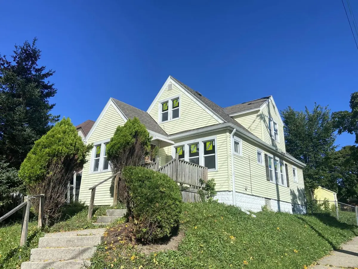 4702 N 31st STREET, Milwaukee, WI 53209 - #1