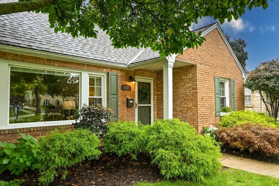 2425 N 81st STREET, Wauwatosa, WI 53213 - #3