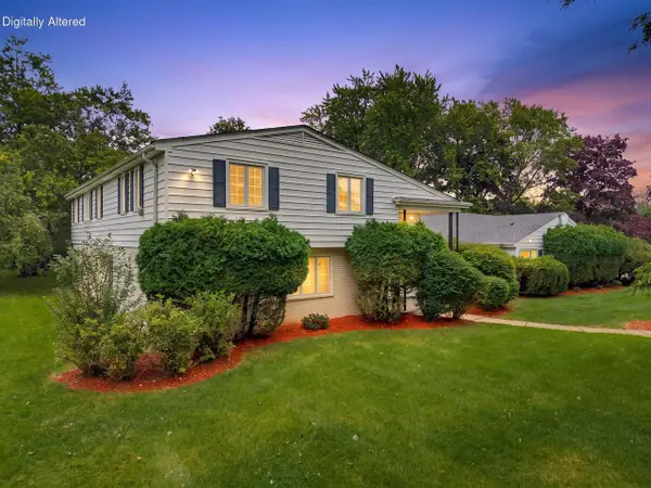 7320 N Pheasant LANE, River Hills, WI 53217