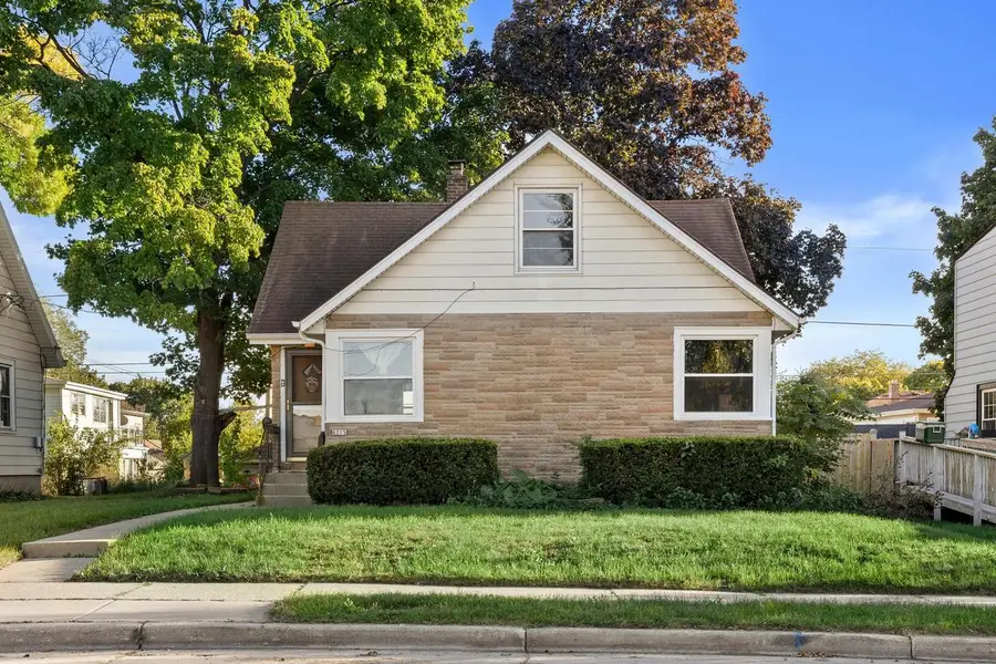 6215 W Arthur AVENUE, West Allis, WI 53219 - #2