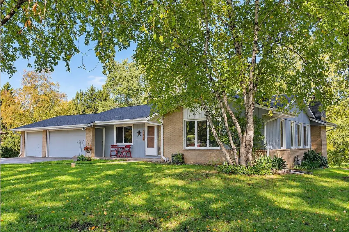 670 Hillcrest DRIVE, Waukesha, WI 53186 - #1