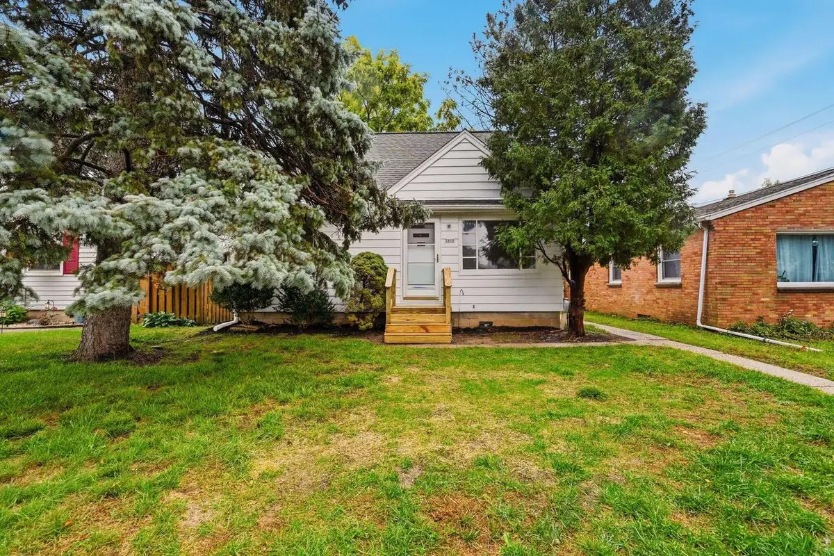 3850 S 53rd STREET, Milwaukee, WI 53220 - #1
