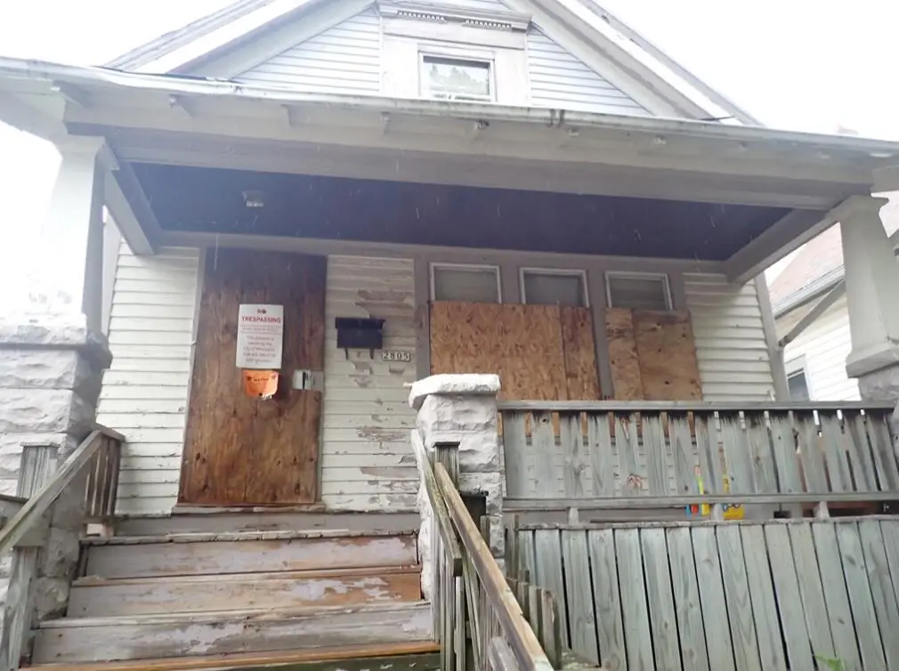 2805 N 17th STREET, Milwaukee, WI 53206 - #1