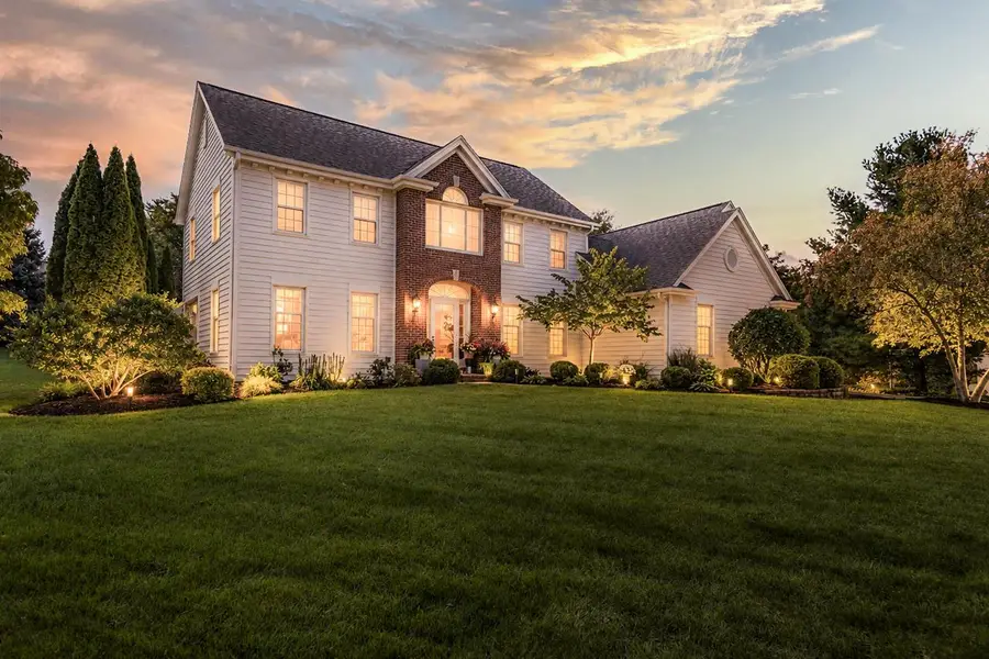 W302N1609 Crooked Creek COURT, Pewaukee, WI 53072 - #2