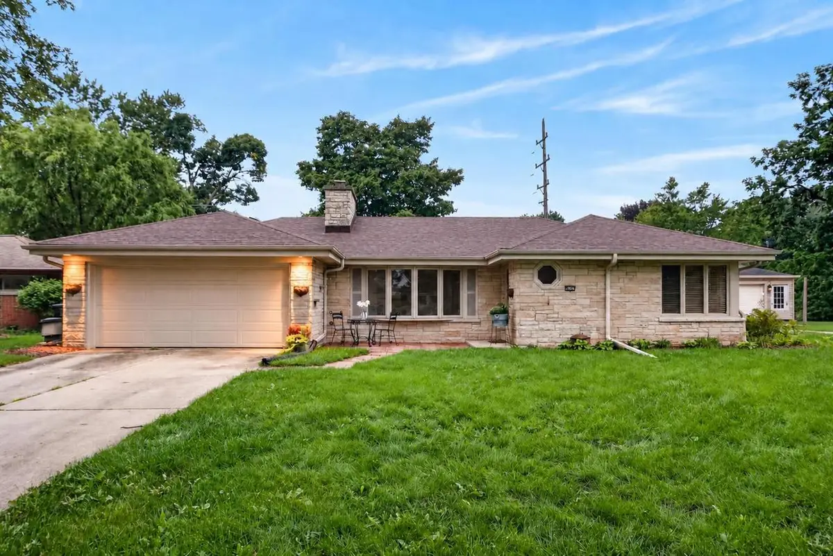 2127 Crestview COURT, Milwaukee, WI 53226 - #1