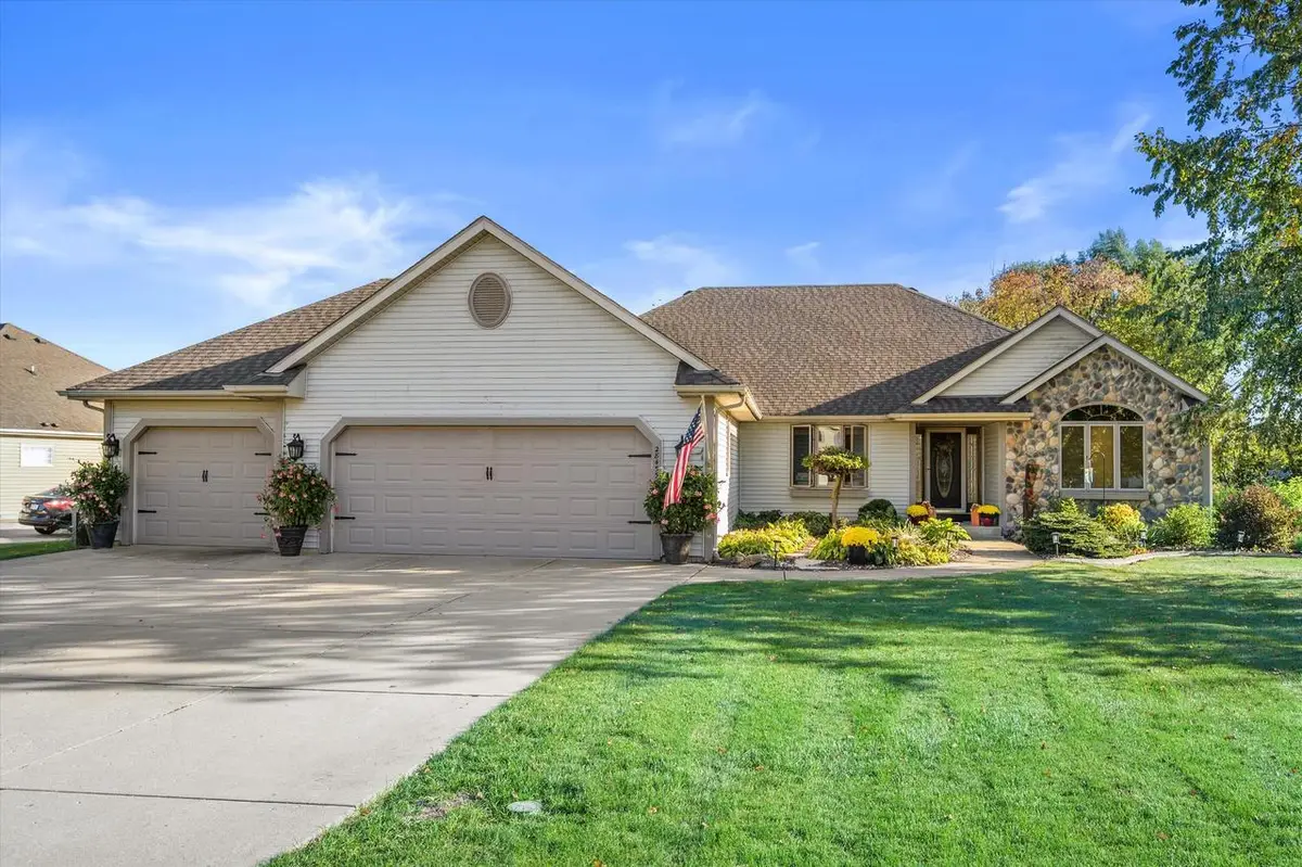 28455 Cobblestone COURT, Waterford, WI 53185 - #1