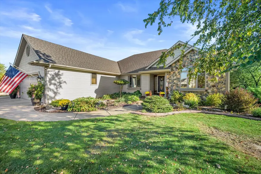 28455 Cobblestone COURT, Waterford, WI 53185 - #2