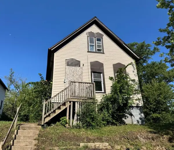 2455 N Dr William Finlayson STREET, Milwaukee, WI 53212