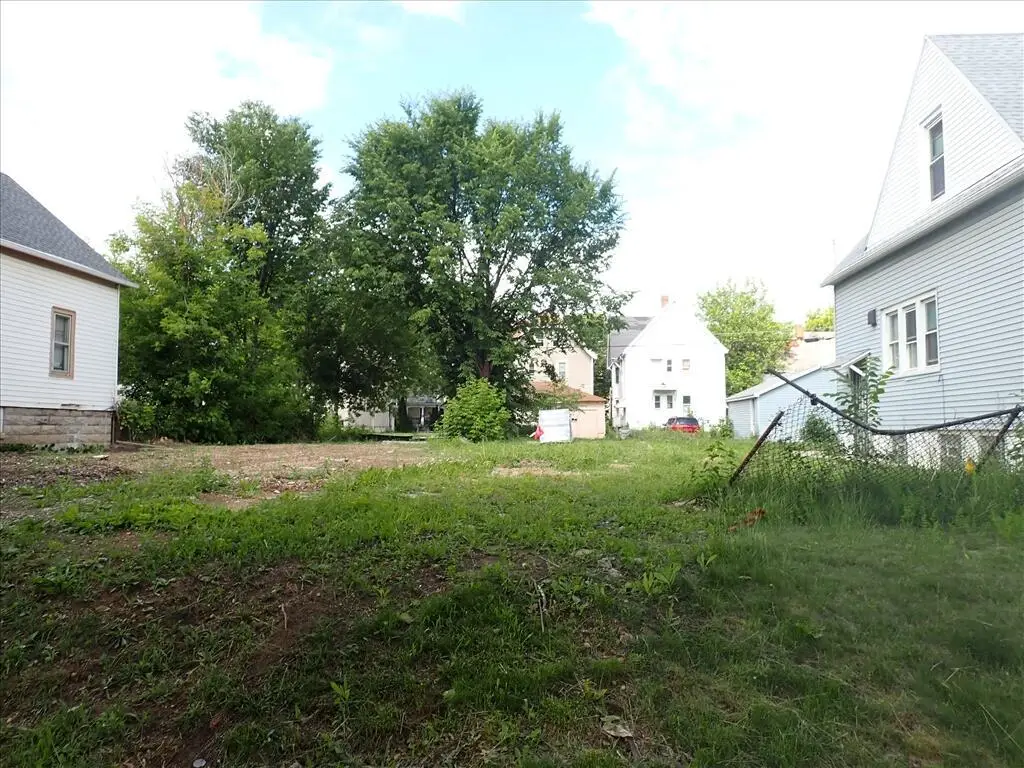 2865 N DR LESTER CARTER DRIVE, Milwaukee, WI 53206 - #1