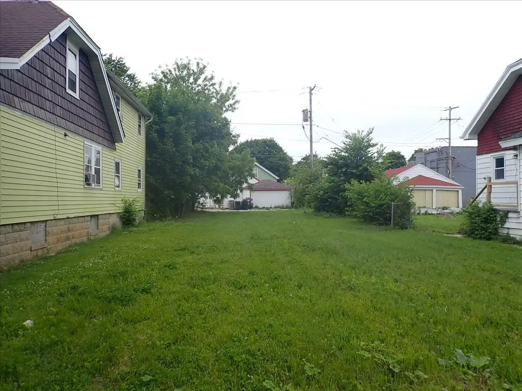 3053 N 46TH STREET, Milwaukee, WI 53210 - #1