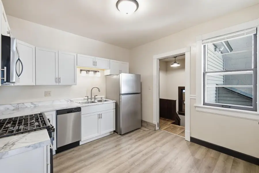 826 N 28th STREET, Milwaukee, WI 53208 - #3