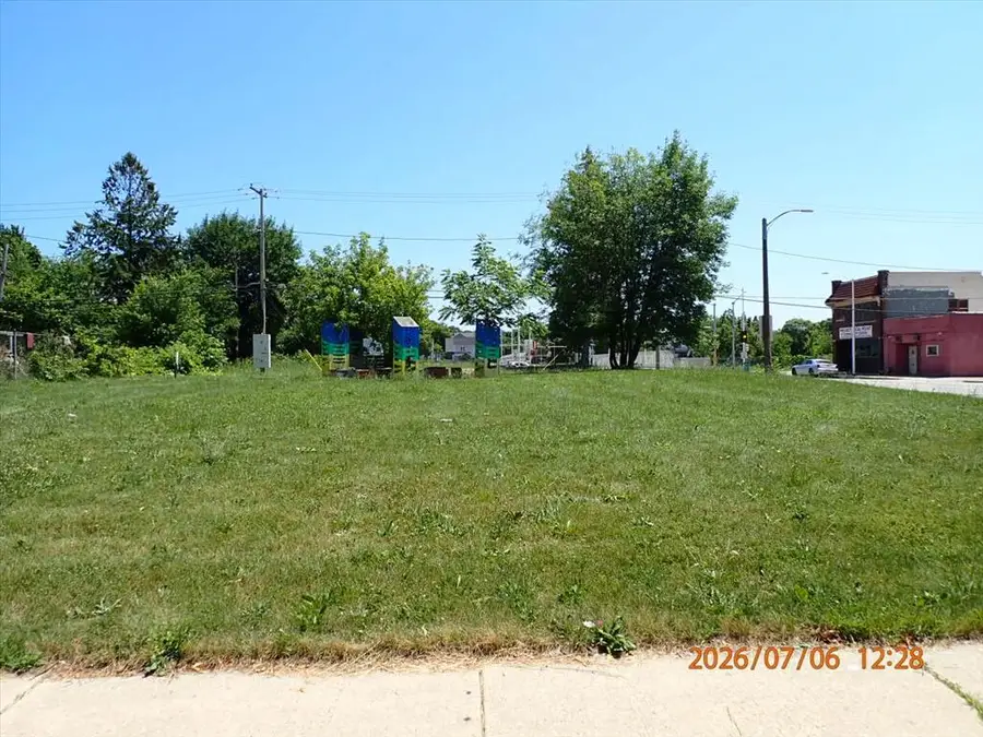 3200 N 9TH STREET #3202, Milwaukee, WI 53206 - #2