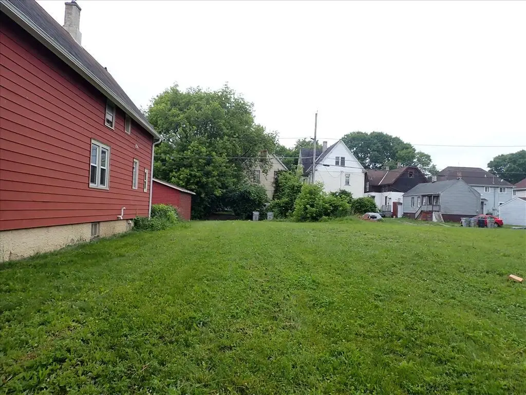 2439 N 8TH STREET, Milwaukee, WI 53206 - #1