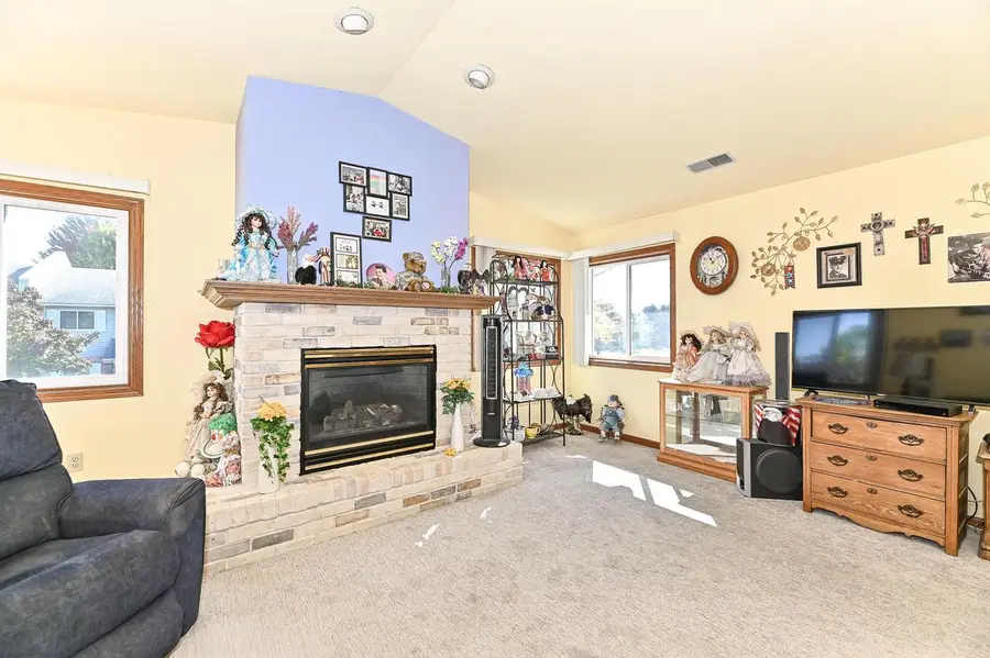 1123 N Sunnyslope DRIVE #202, Mount Pleasant, WI 53406 - #3
