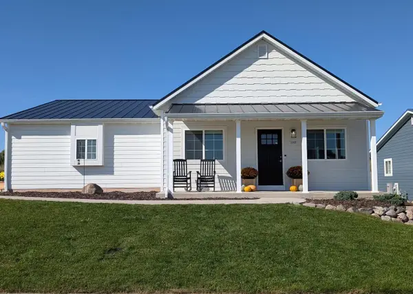 243 Binsfeld STREET, Belgium, WI 53004