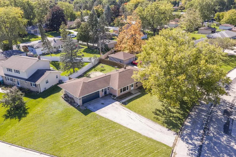 N87W17919 Queensway, Menomonee Falls, WI 53051 - #2