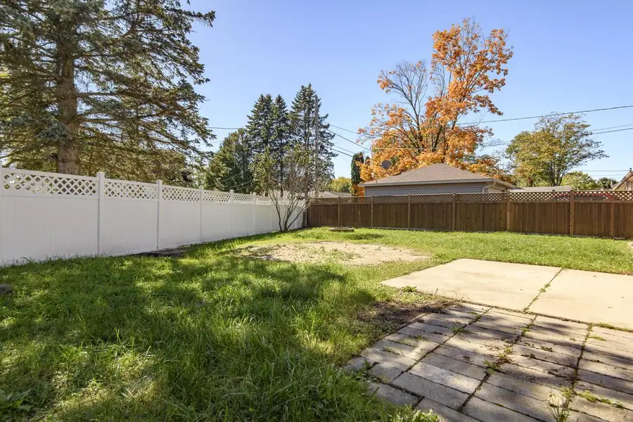 N87W17919 Queensway, Menomonee Falls, WI 53051 - #3