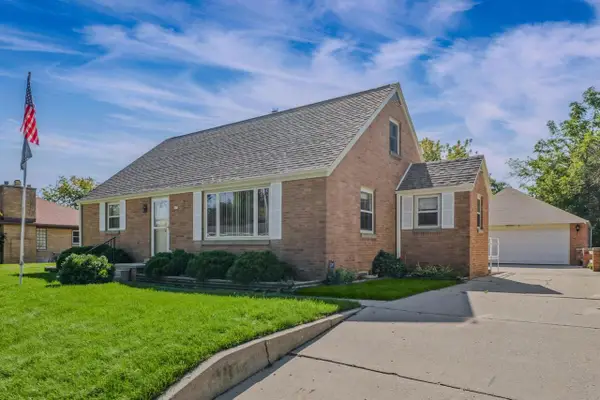 823 Columbia AVENUE, South Milwaukee, WI 53172