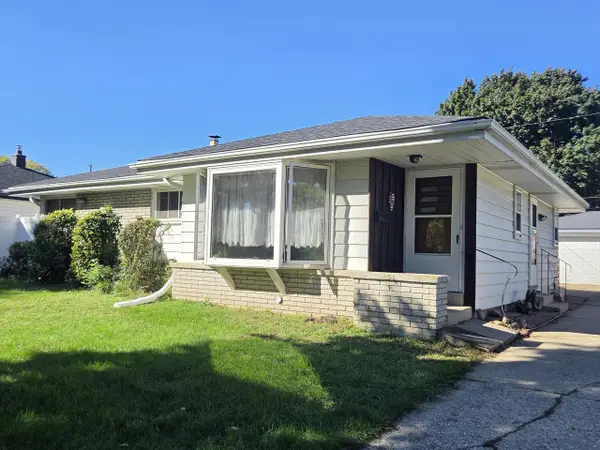 2240 W Leroy AVENUE, Milwaukee, WI 53221
