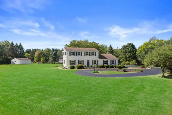 S31W30099 Sunset DRIVE, Waukesha, WI 53189