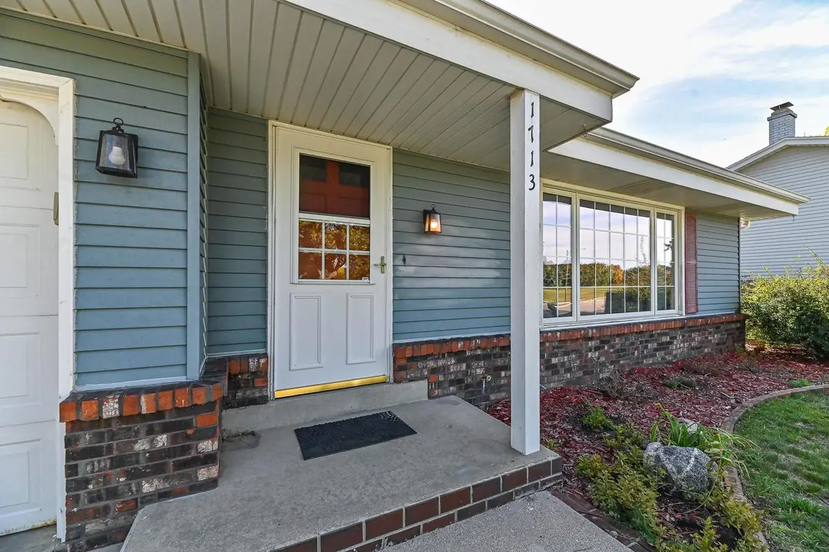 1713 Fox River PARKWAY, Waukesha, WI 53189 - #1