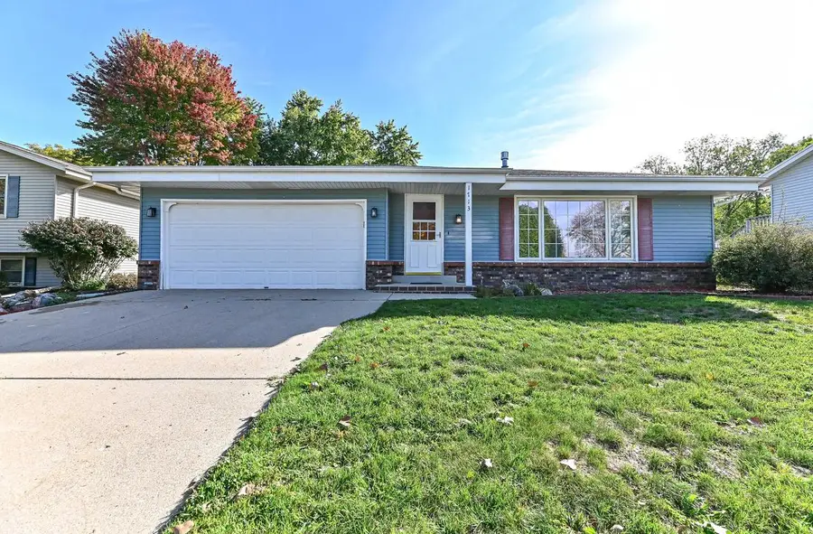1713 Fox River PARKWAY, Waukesha, WI 53189 - #2