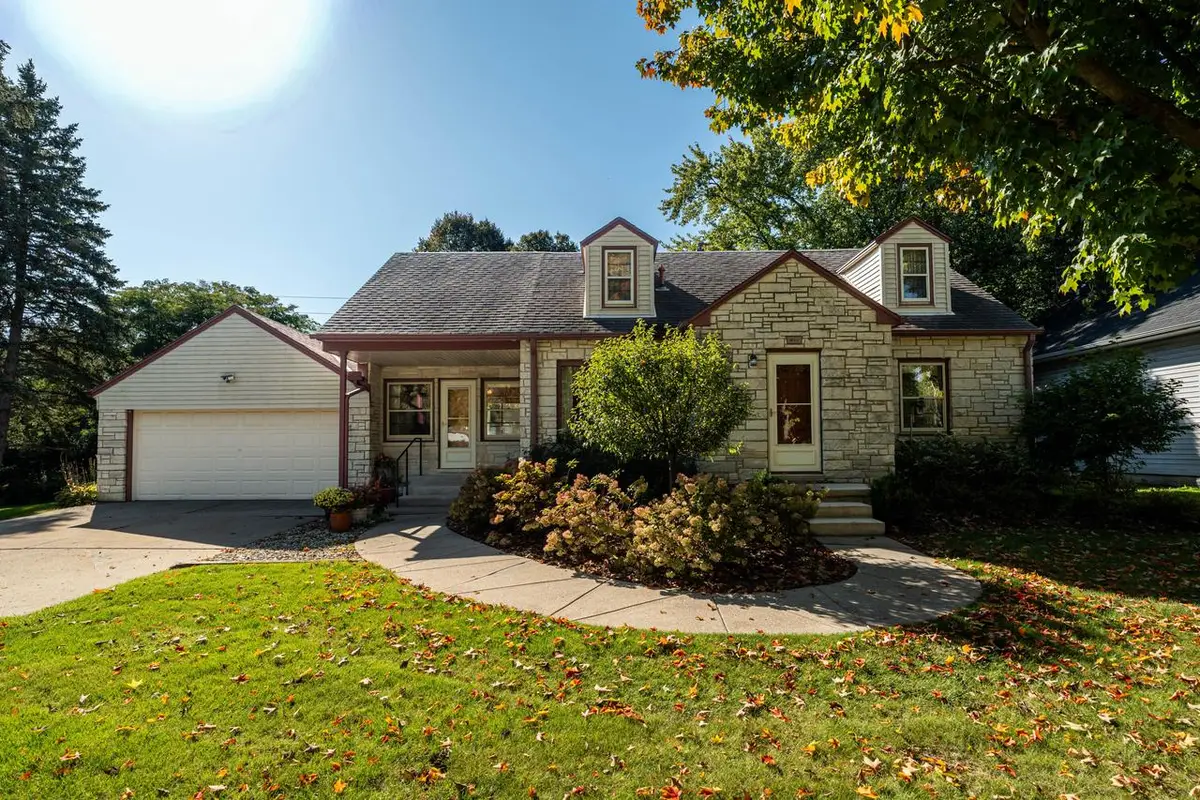 4711 W County Line ROAD, Brown Deer, WI 53223 - #1